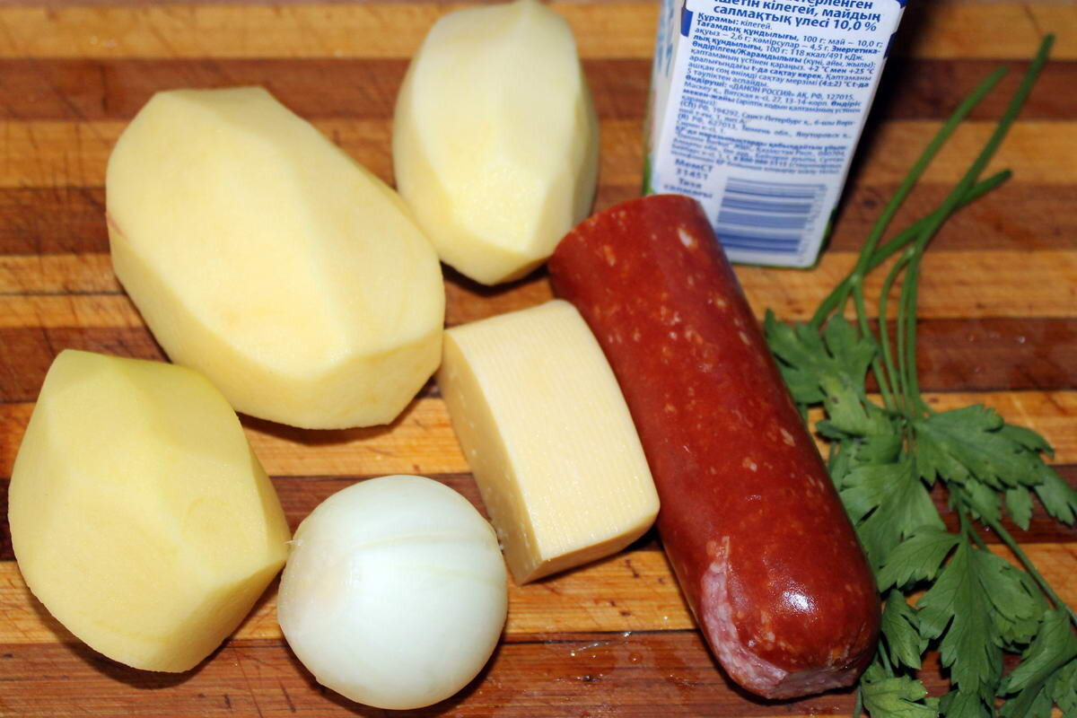 Картофеля нужно в два раза больше, чем на этом фото.