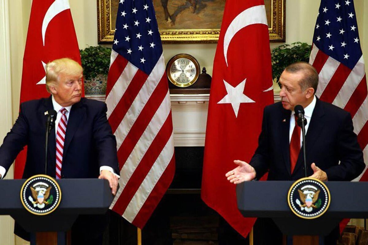 В результате ухода из Турции Трамп лично не столкнется с последствиями. У него есть только минимальные личные инвестиции в Турции.