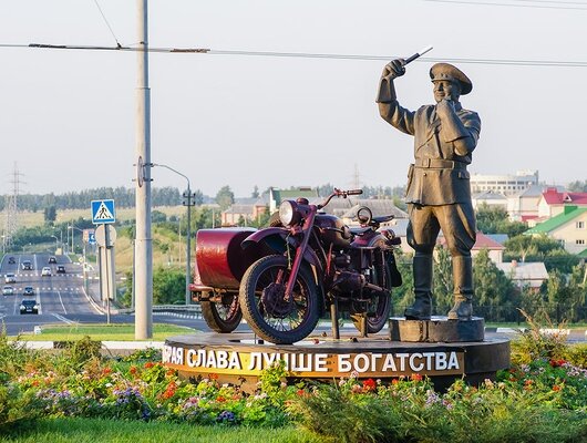 Памятник Гречихину Павлу Кирилловичу, установлен в Белгороде.    