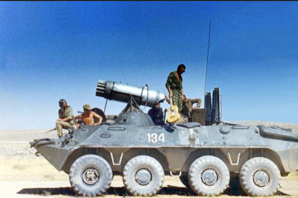 Похожая идея, но уже с блоком Б-8В20А из 20-ти 80-мм ракет С-8. Афганистан. 