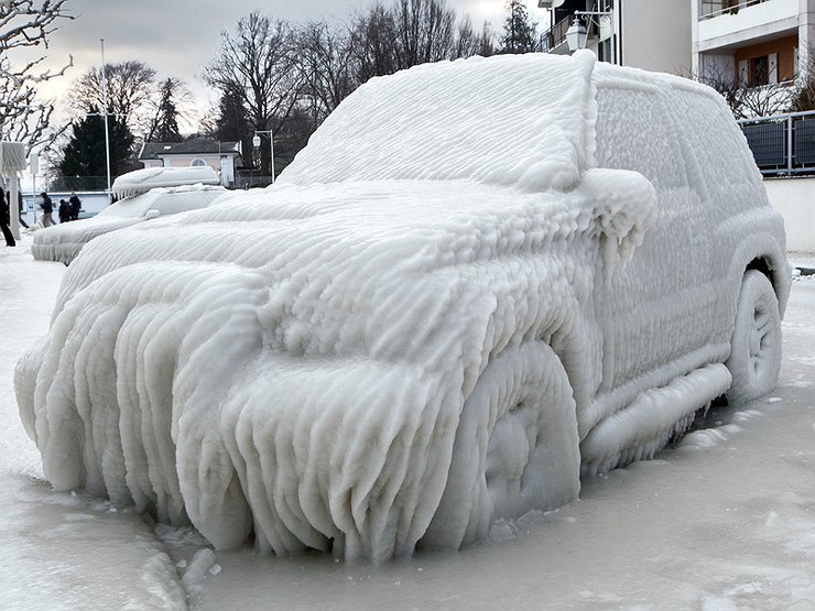 Ледяной автомобиль