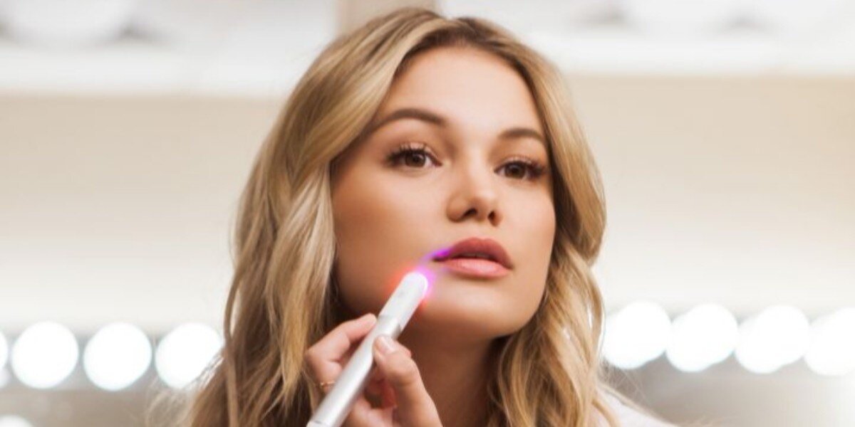 
Акне синяя световая терапия работает, нацеливаясь на
бактерии, которые вызывают акне. Умеренные угри, которые
не отреагировали на другие процедуры по уходу за кожей лица,
можно лечить с помощью этой легкой терапии, которая вводится
в течение нескольких недель. Акне синяя светотерапия редко
вызывает побочные эффекты и не повреждает кожу.