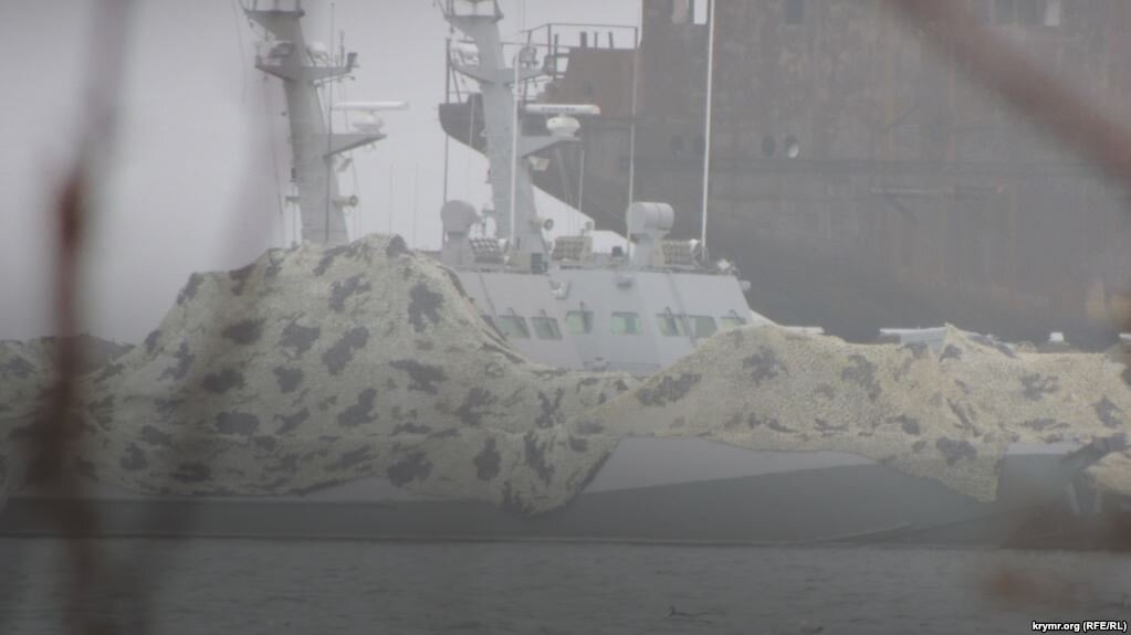Захваченный украинский корабль в порту Керчи, 4 декабря 2018 года