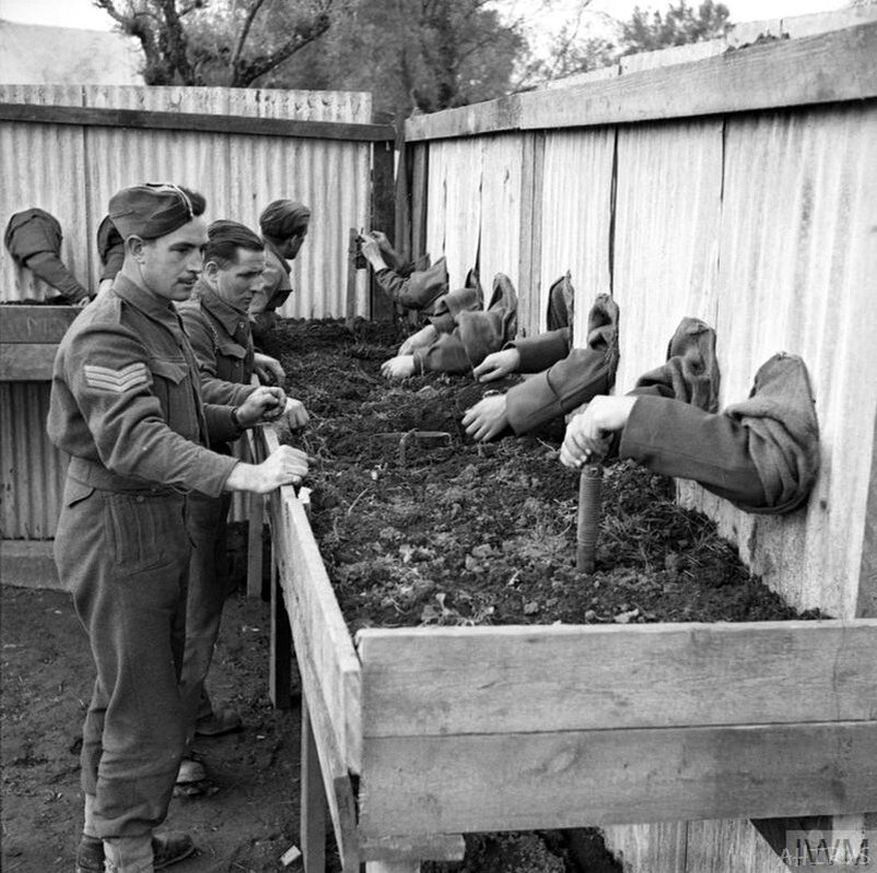 Данная фотография была сделана в 1943 году.