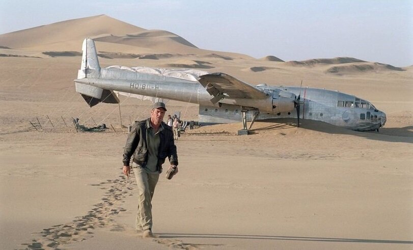 Кадр из фильма "Полет Феникса" 2004 г.