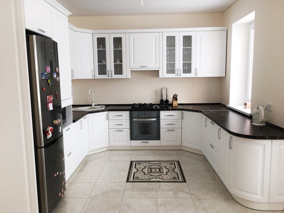 Сам гарнитур выглядит именно так.