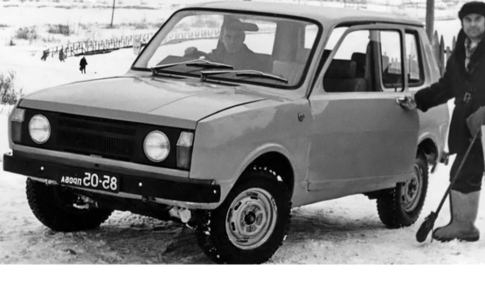 Завод «ИжМаш» показал свою версию «ИЖ-14» и вот тут было всё очень интересным, несущий кузов, передняя подвеска независимая, задняя - рессорная зависимая, раздаточная коробка на «ИЖ 14» позволяла одним рычагом отдельно включать передний мост, отдельно задний, либо оба вместе с понижающей передачей. Большинство узлов и агрегатов было унифицировано с «Москвич 412», конструкция признавалась очень передовой в то время.