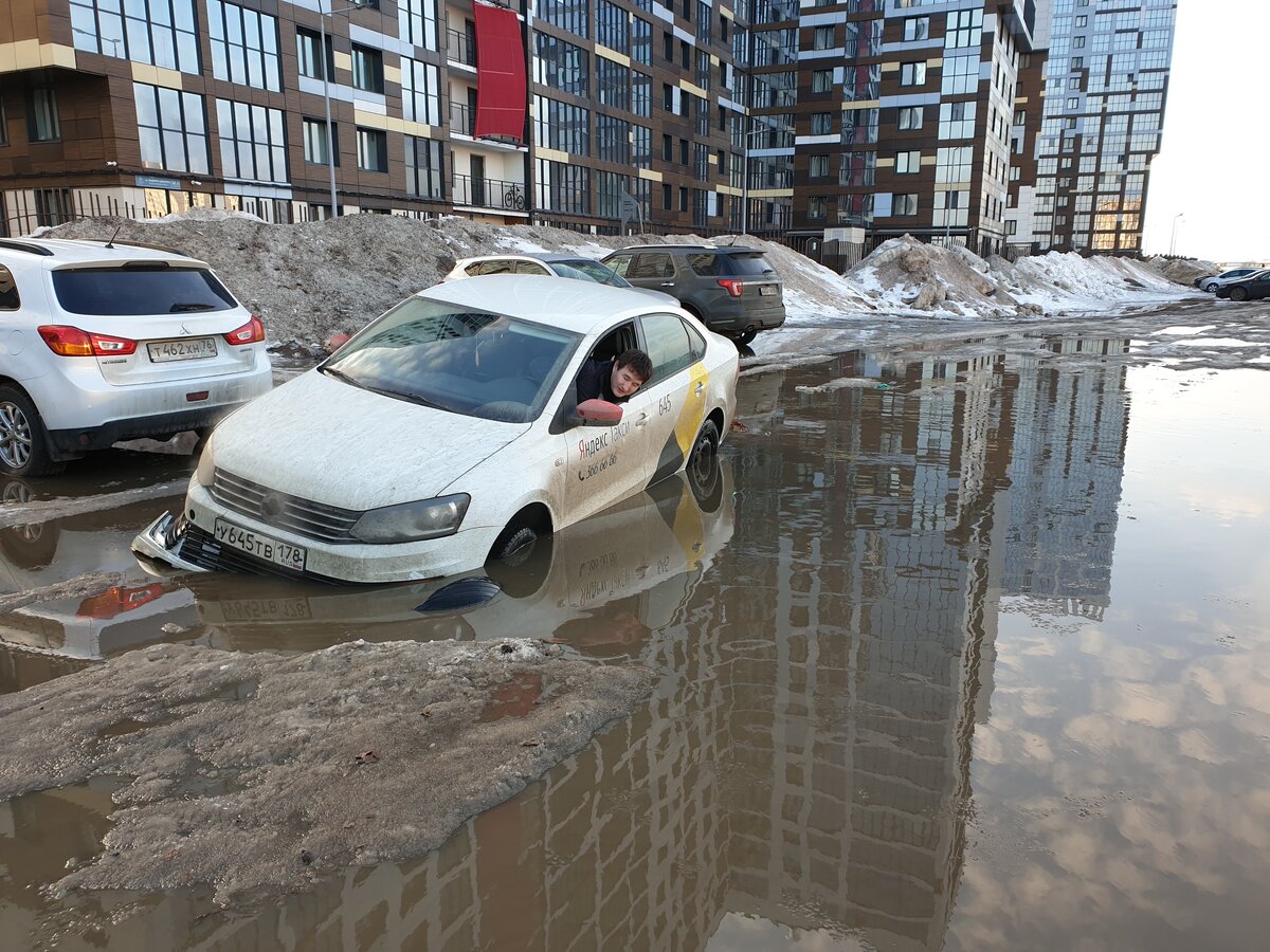 картинка не в тему, но делал я и с моего двора =) Застрять тут легко 