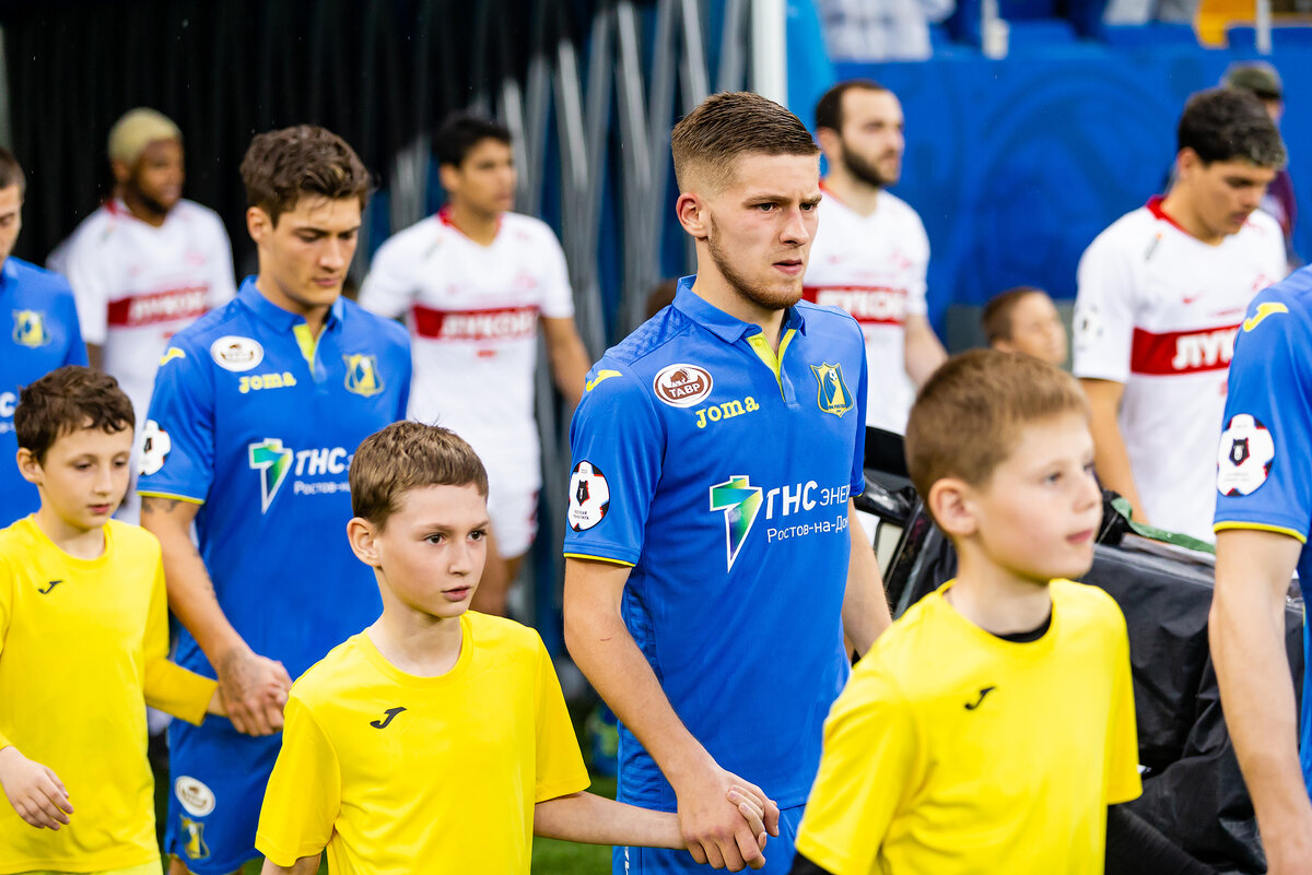 фк гремио. футбольный тренер с детьми. вакансия в футбольном клубе. работа в футболе. академия фк краснодар школа.