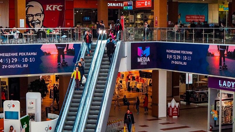 Светодиодные LED видеоэкраны в торговом центре