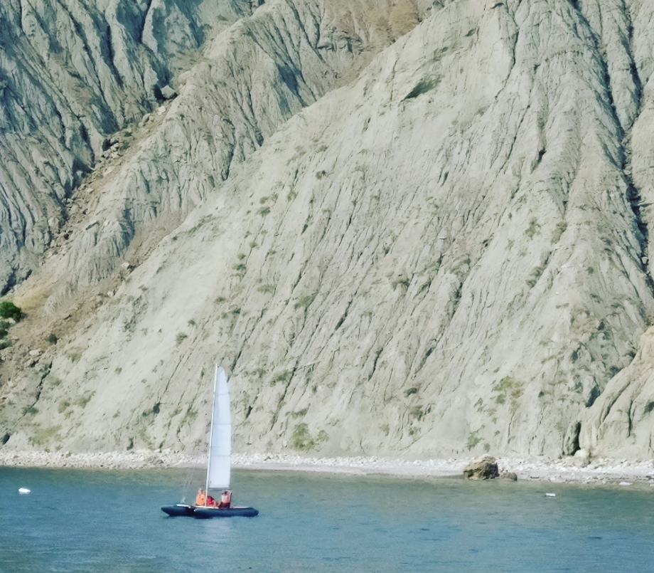 пляж под Серой скалой