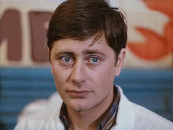 Валентин Смирнитский в фильме «Семь стариков и одна девушка». Кадр из фильма