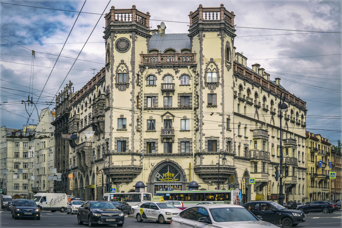 Санкт-Петербург. Площадь Льва Толстого. Дом с башнями. Июль 2019. |  Владимир Кононов | Дзен