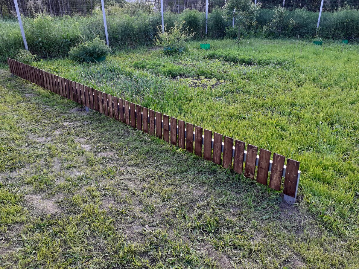                                                      Минизабор покрытый террасным маслом
