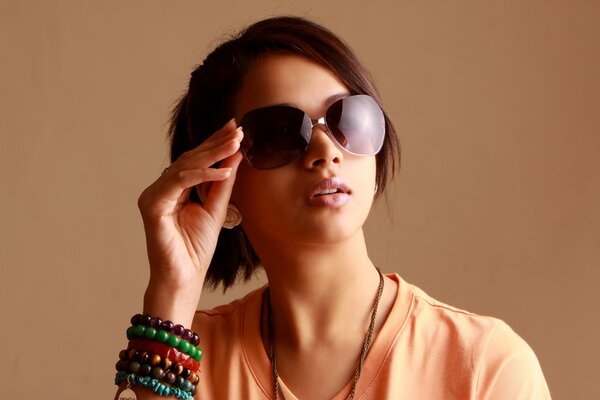 Солнцезащитные очки давят на переносицу и оставляют след: как решить проблему