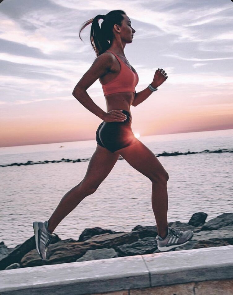 Бег, спорт, утро, девушки, зож, утренняя пробежка, зарядка, разминка 