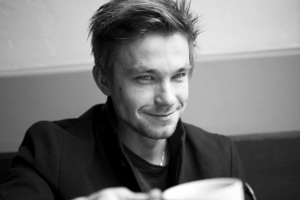 Саша петров актер