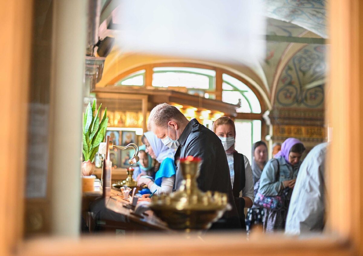 Храм – это дом, в котором мы все – дети. Фото из архива сайта Патриарха Московского и Всея Руси. https://foto.patriarchia.ru/news/patriarshee-sluzhenie-v-prazdnik-kazanskoy-ikony-bozhiey-materi-v-kazanskom-sobore-na-krasnoy-ploshchadi-2020-07-21/
