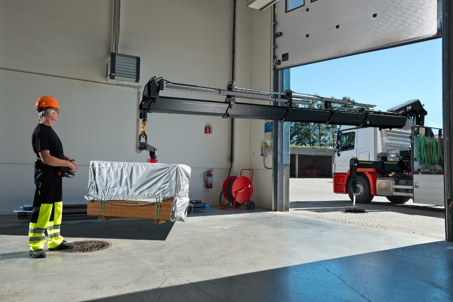 Hiab получил заказ на поставку и установку 300 кранов-манипуляторов X-HiPro с системой HiConnect