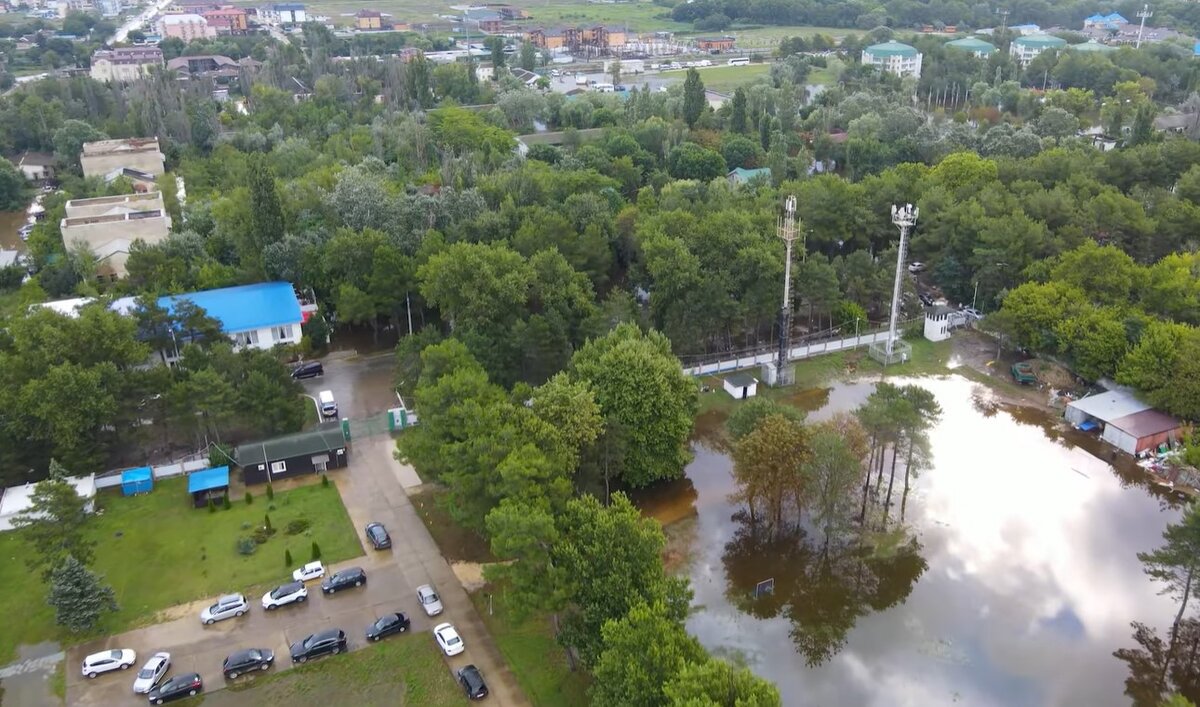 Последствия потопа в Джемете (Анапа) с высоты. Часть вторая: Гостевой и  Курортный проезды | Сибиряки на море | Дзен