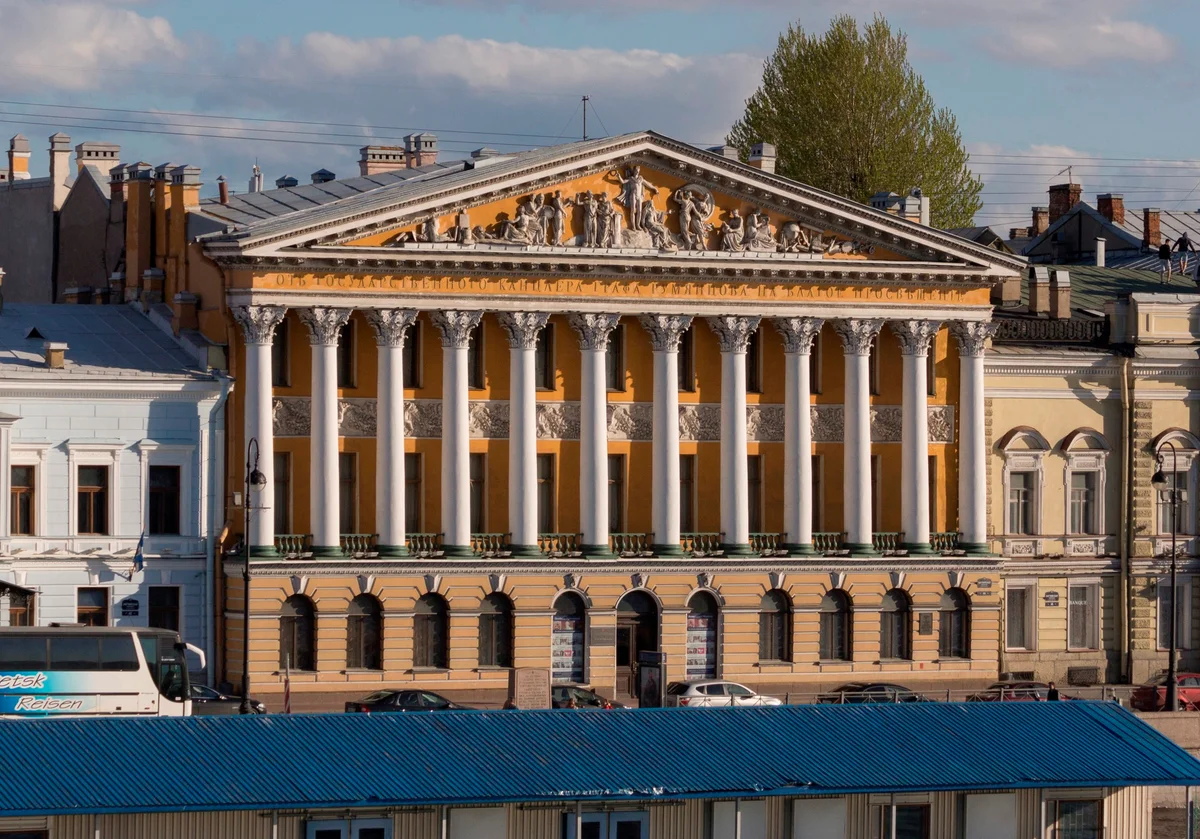 Английский дворец в петербурге. Особняк Румянцева в Санкт-Петербурге. Особняк Румянцева на английской набережной. Румянцевский музей в Петербурге. Музей особняк Румянцева СПБ.