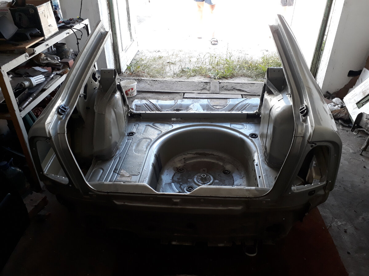 состояние кузова изнутри после снятия всех обшивок