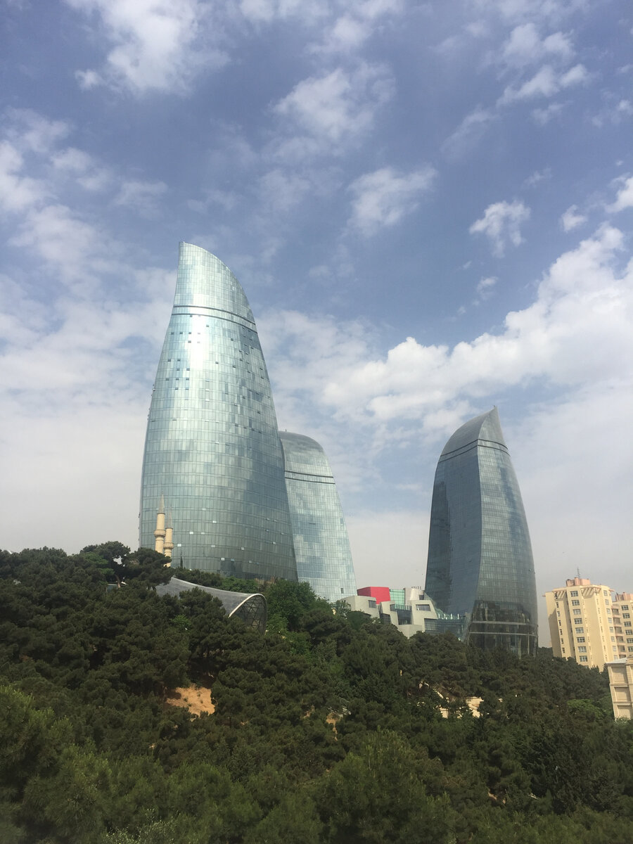 Башни «Flame Towers».