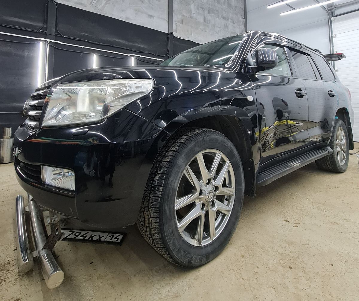 Toyota Land Cruiser 200