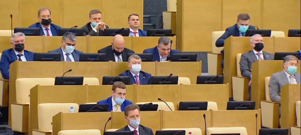 Владимир Сипягин на фото внизу