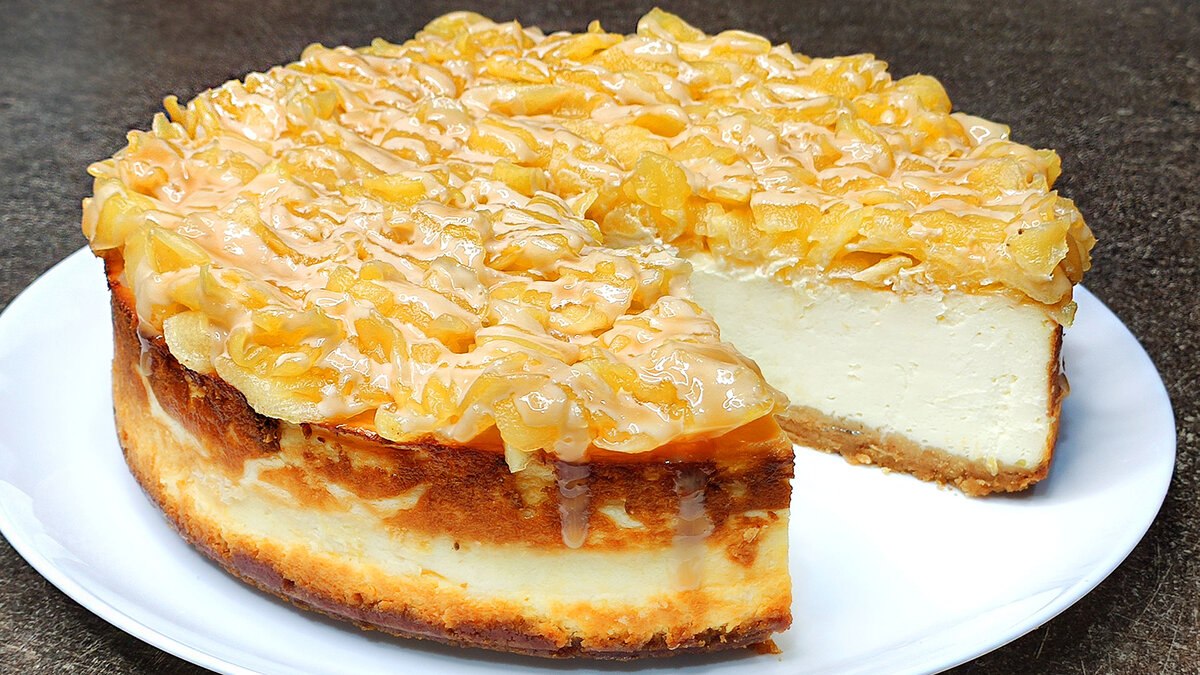 Чизкейк с яблоками и карамелью