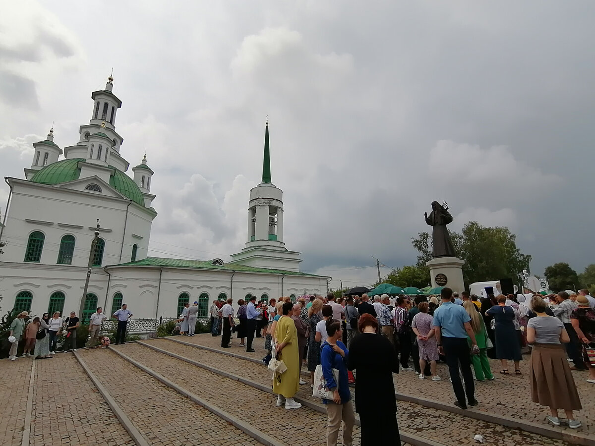 Торжественное открытие акции "Белый цветок"