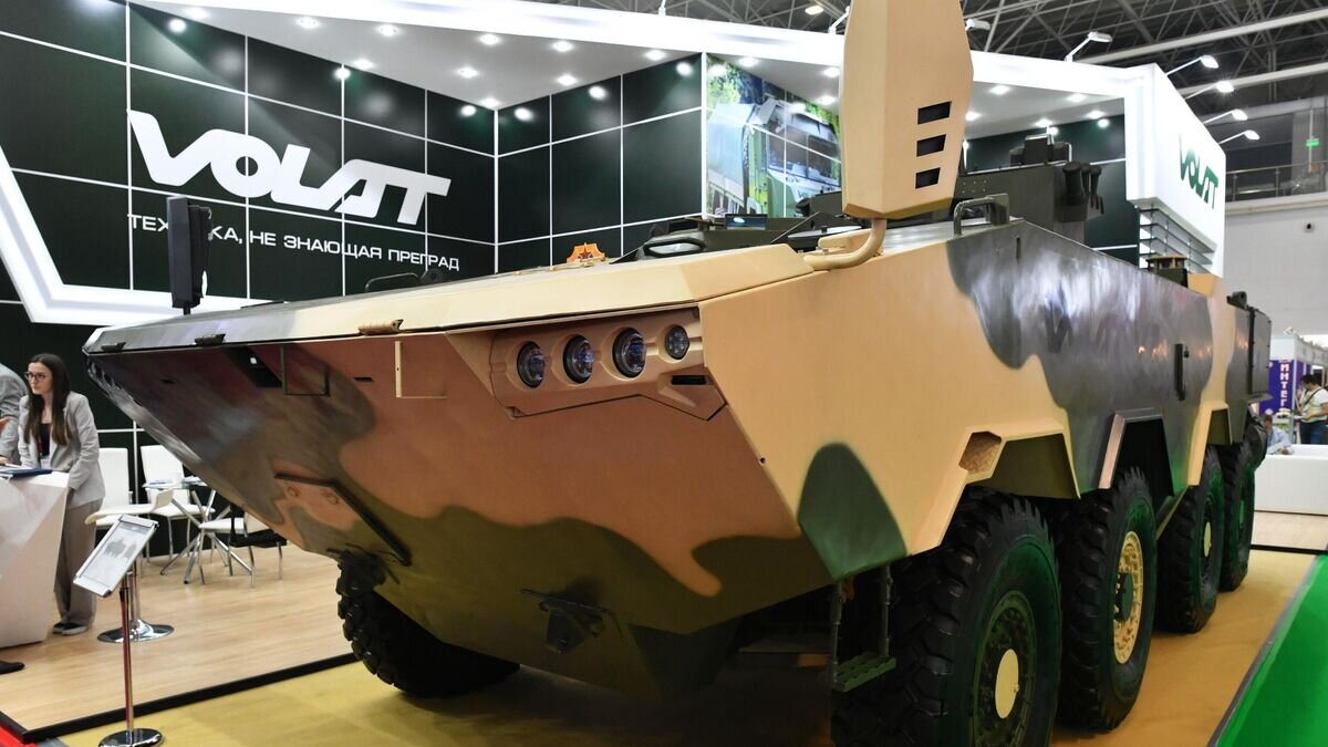    Бронетранспортер Минского завода колесный тягачей МЗКТ-690003 (V-2) на выставке в рамках Международного военно-технического форума "Армия-2022"© РИА Новости / Михаил Воскресенский