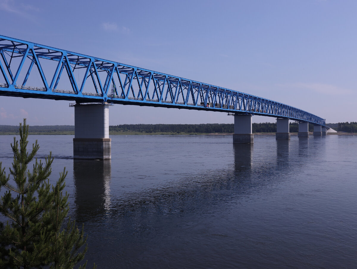 © КРУДОР / krudor.ru (Возведение моста обошлось бюджету (федеральному и региональному) в 7 млрд руб.)