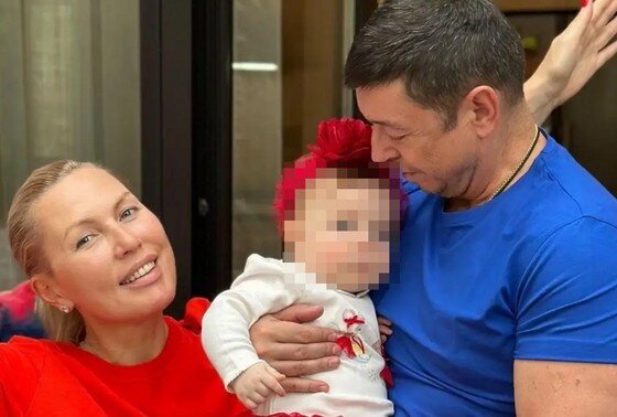    Наталья Рагозина с мужем Вадимом и дочкой Настей