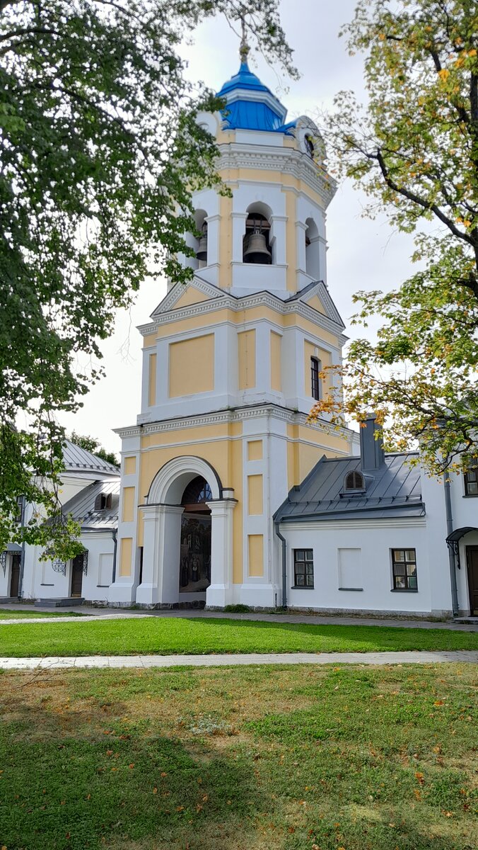 фото автор, надвратная колокольня