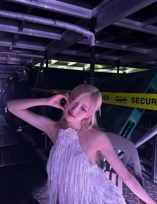 Розе из BLACKPINK