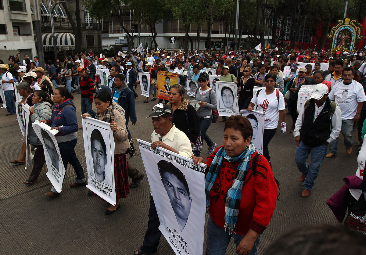 Исчезновение студентов в мексике. Исчезновение студентов Мексика. Исчезновение 43 студентов в Мексике. 43 Пропавших мексиканских студента. Мексика студенты пропали.