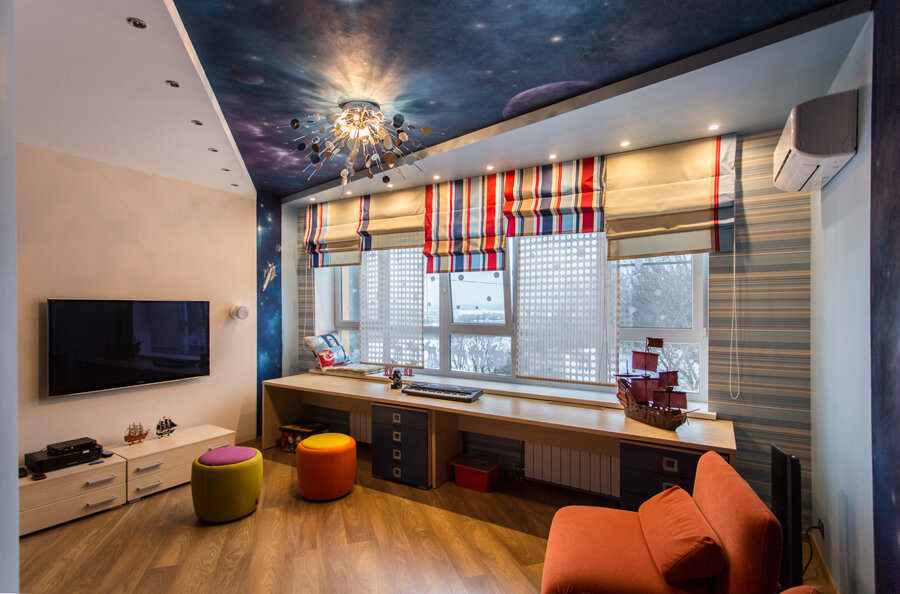 Комната подростка. Натяжной потолок в комнате подростка. Потолок в подростковой комнате. Потолок в спальне подростка. Натяжной потолок в комнате подростка.