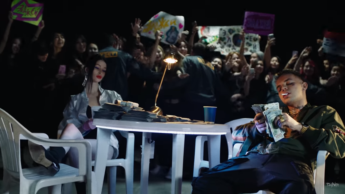 Фрагмент из клипа "Suzuki"