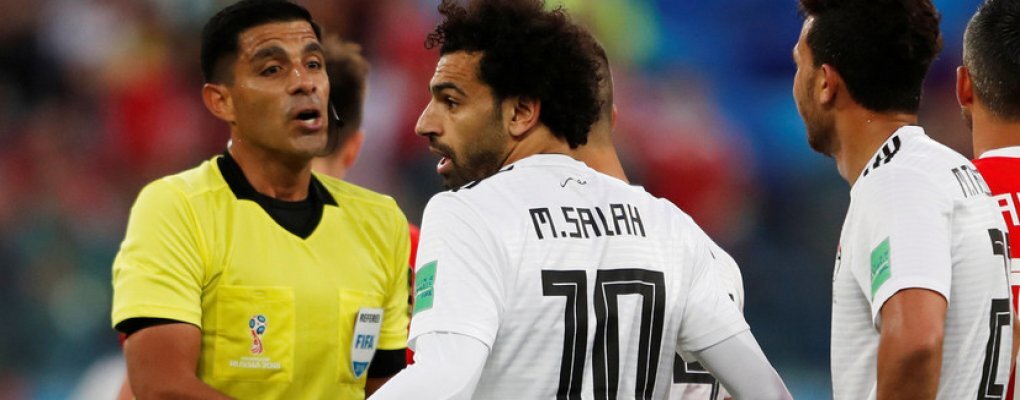  Каир. Египет. Египет обжалует судейство в матче против сборной России на ЧМ-2018 по футболу. Как пишут «Известия» со ссылкой на местные СМИ, футбольная федерация страны передаст свои претензии Международной федерации футбола (ФИФА). 