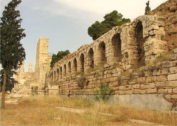 Вход в храм
