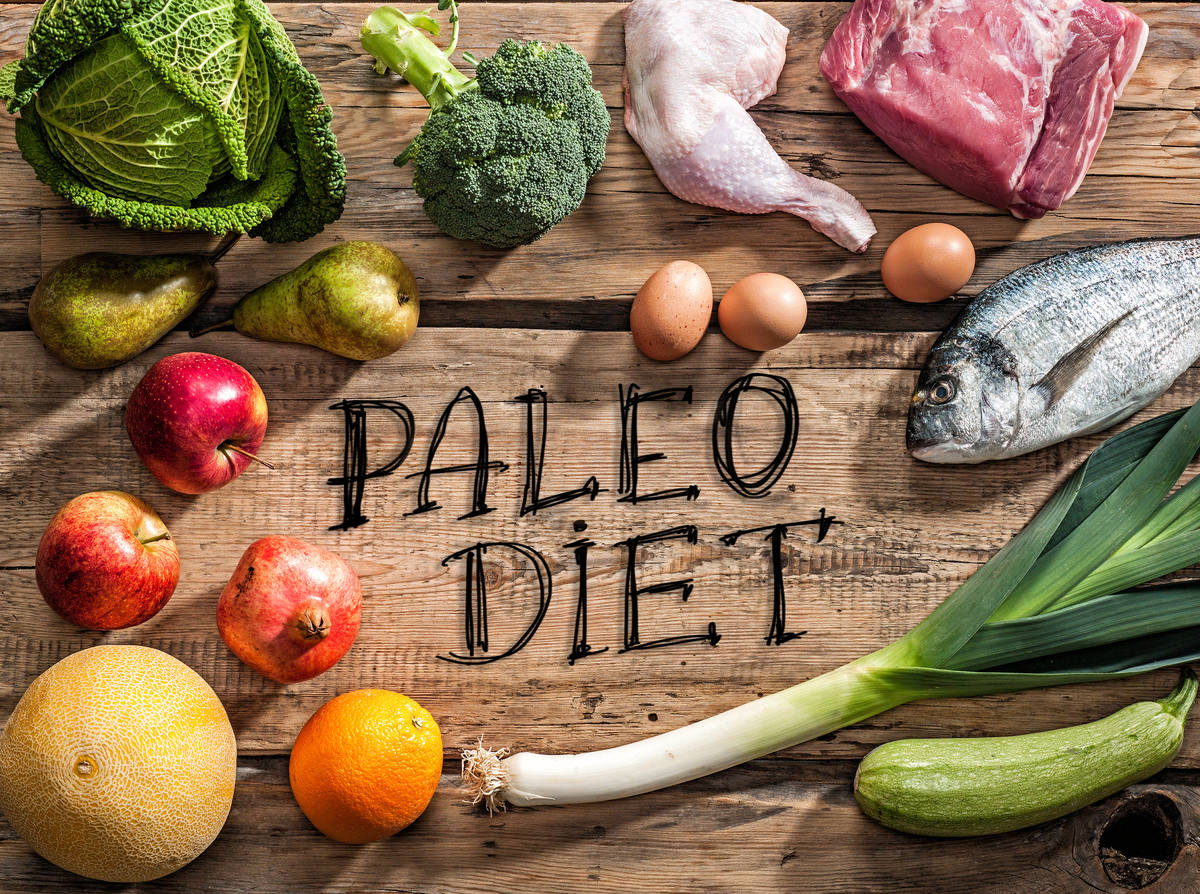 Палеодиета — это сокращенный вариант от «палеолитическая диета». Это новый подход к питанию, состоящий из продуктов, которыми в древние времена питались первые люди.  Преимущества палеодиеты: 1.-2