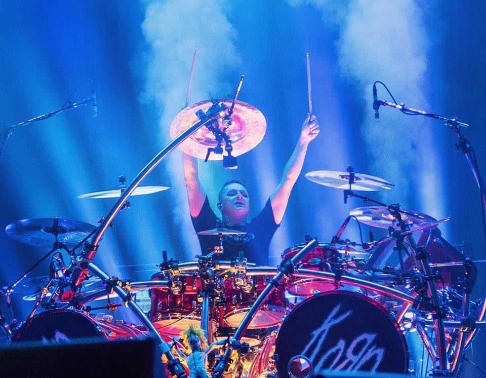 Image source: https://www.facebook.com/RayLuzierOfficial/ 