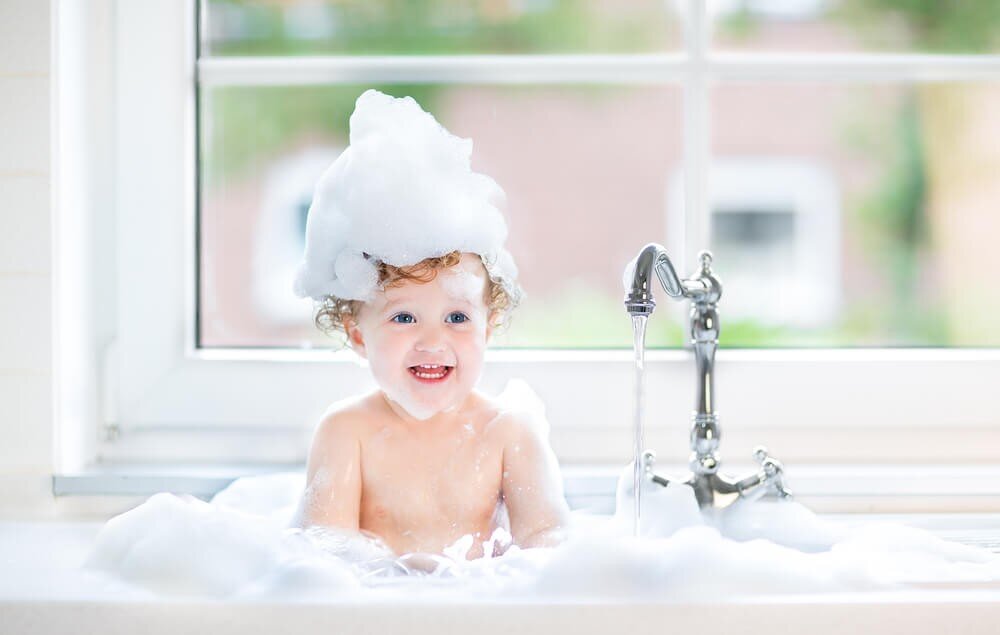 Источник фото: https://woman.forumdaily.com/vam-ne-nuzhno-kupat-rebenka-kazhdyj-den/