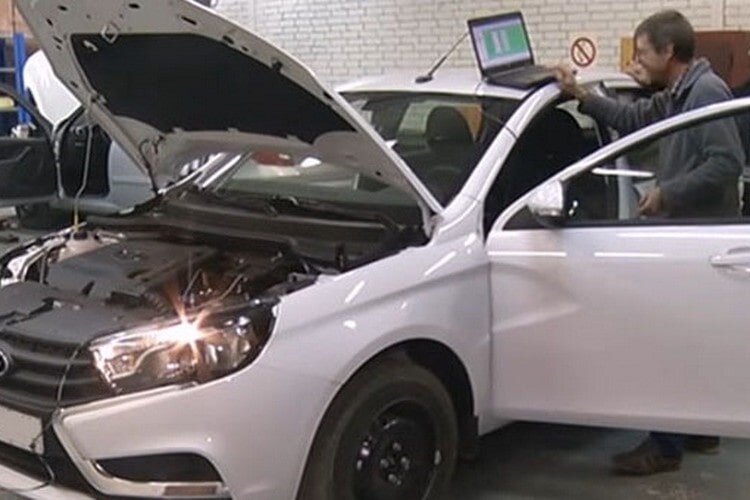 Lada Vesta проходит ТО