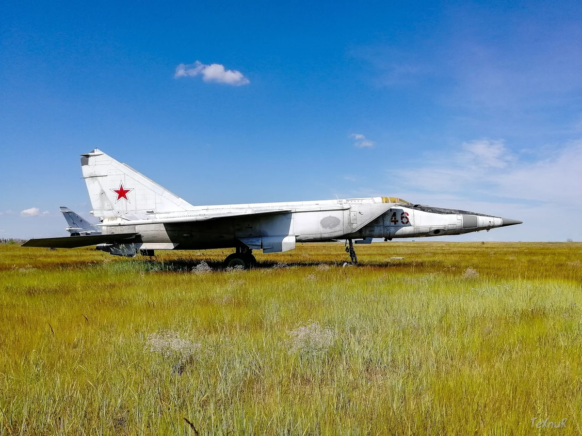 Mig 25. Миг-25рб. Самолет миг-25рб.