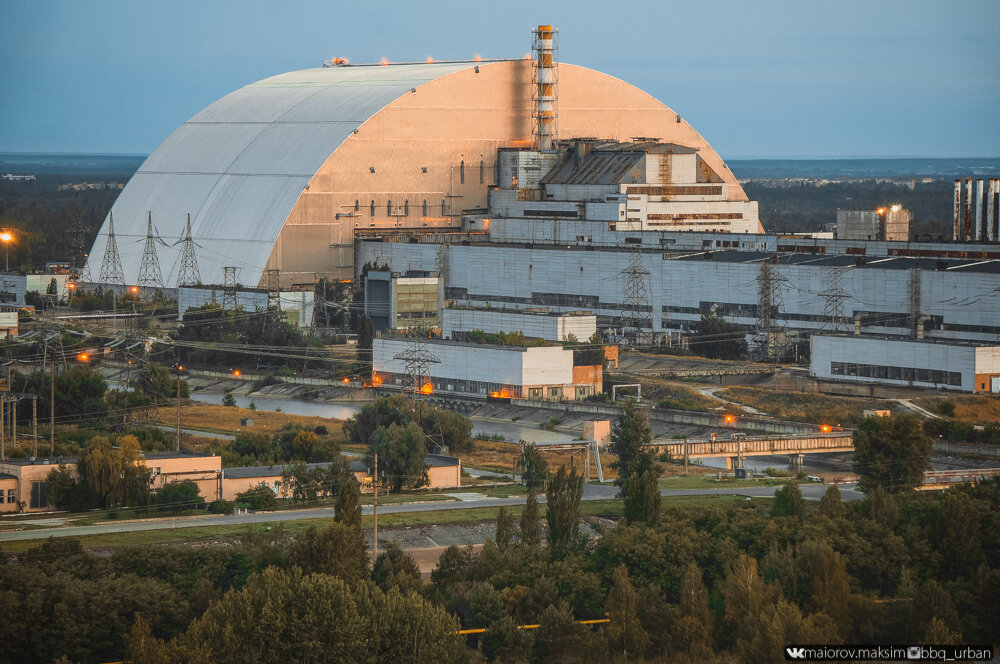 Поднялся на крышу 5-го энергоблока Чернобыльской АЭС! Фон сводил с ума!
