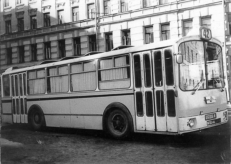 ЛАЗ-698