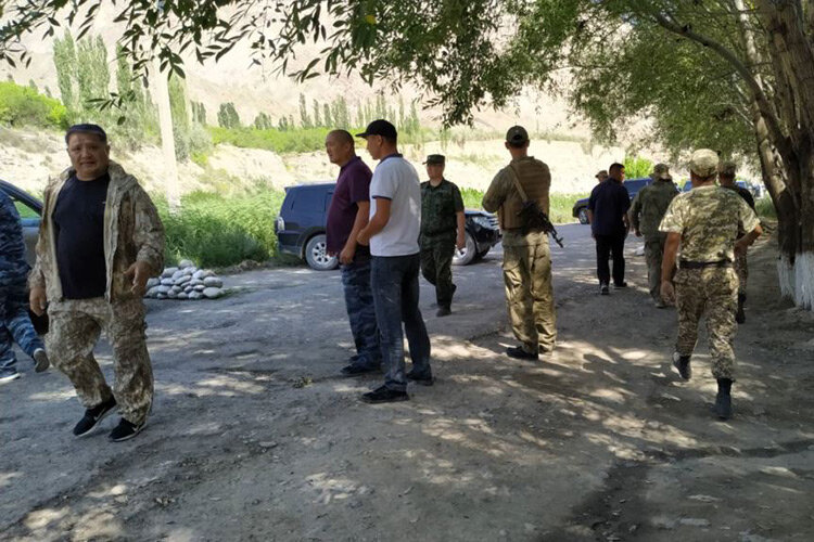В зоне конфликта на киргизско-таджикской границе. Фото с сайта Ozodi.org