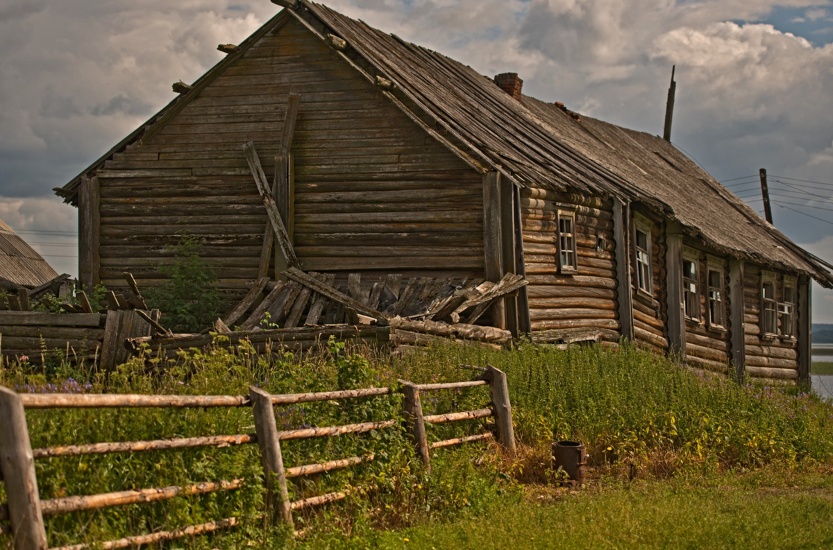 Деревенский замечать